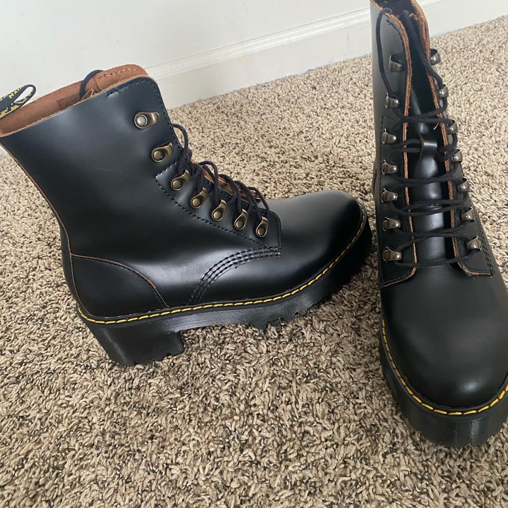 Leona women’s vintage smooth leather heeled boots